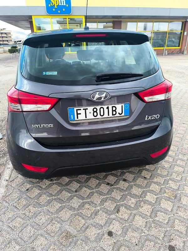 Usata Hyundai ix20 90 CV (66 kW) 2018 Grigio Utilitaria