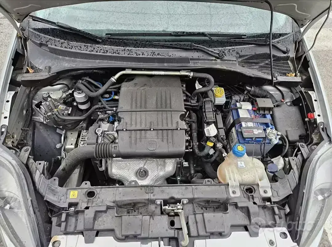 Usata Fiat Grande Punto 77 CV (56 kW) 2017 Grigio Utilitaria