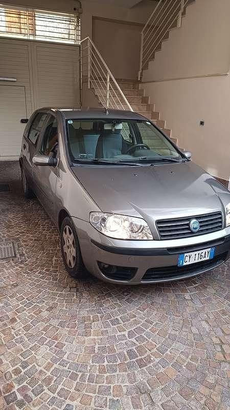 Usata Fiat Punto 69 CV (50 kW) 2005 Berlina