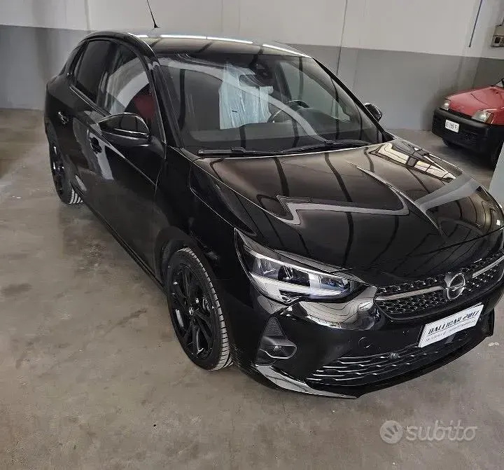 Usata Opel Corsa GS Line 102 CV (75 kW) 2020 Nero Utilitaria