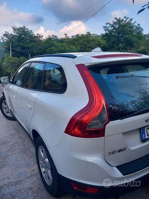 Usata Volvo XC60 203 CV (149 kW) 2010 Bianco SUV