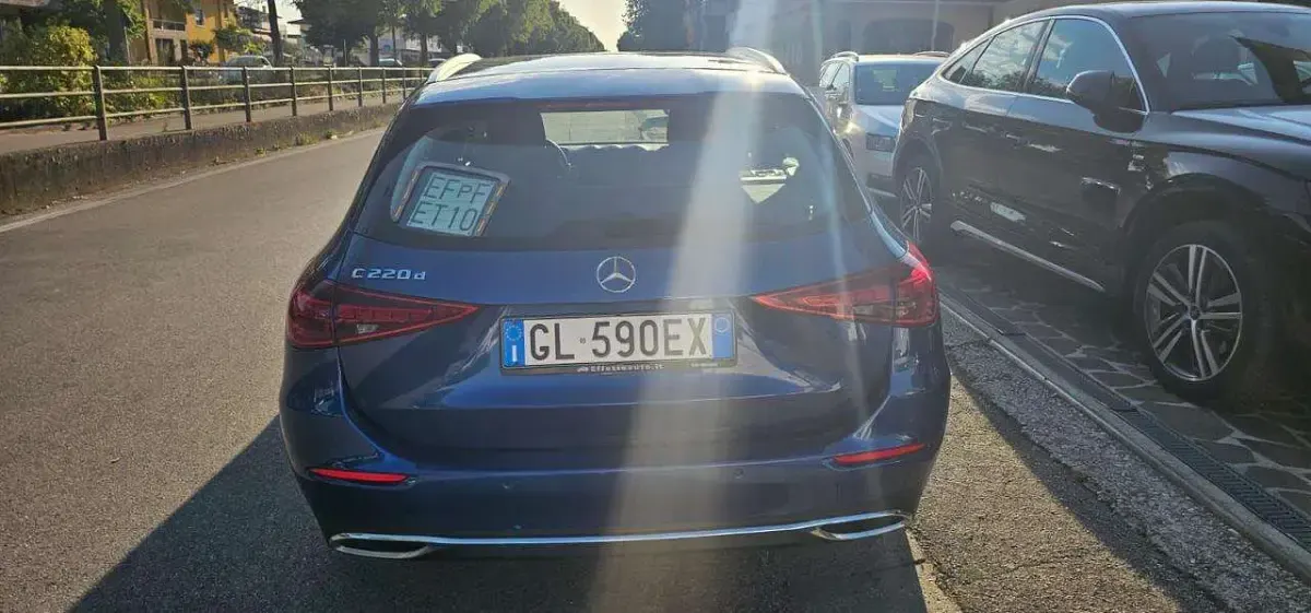 Usata Mercedes C220 Business 200 CV (147 kW) 2022 Azzurro Station wagon