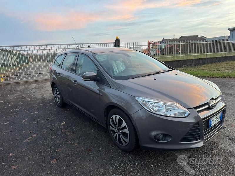Usata Ford Focus 2013 Marrone Station wagon