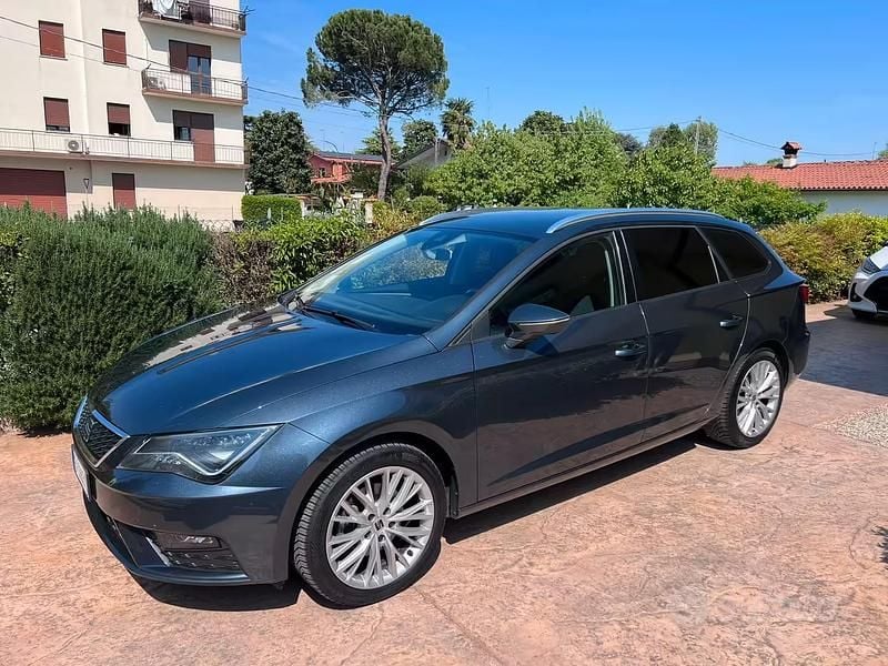 Usata Seat Leon 115 CV (84 kW) 2019 Grigio Station wagon