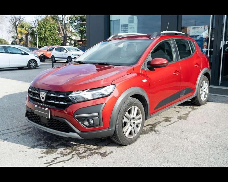 Usata Dacia Sandero Comfort 101 CV (74 kW) 2023 Rosso Utilitaria