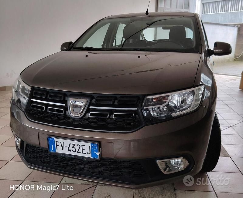 Usata Dacia Sandero Comfort 75 CV (55 kW) 2019 Marrone Berlina