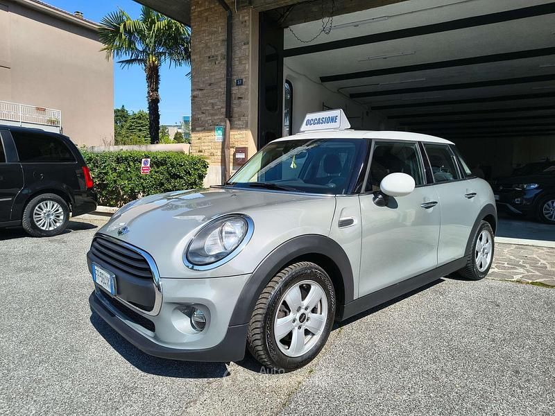 Usata Mini Cooper S 136 CV (100 kW) 2016 Argento Utilitaria