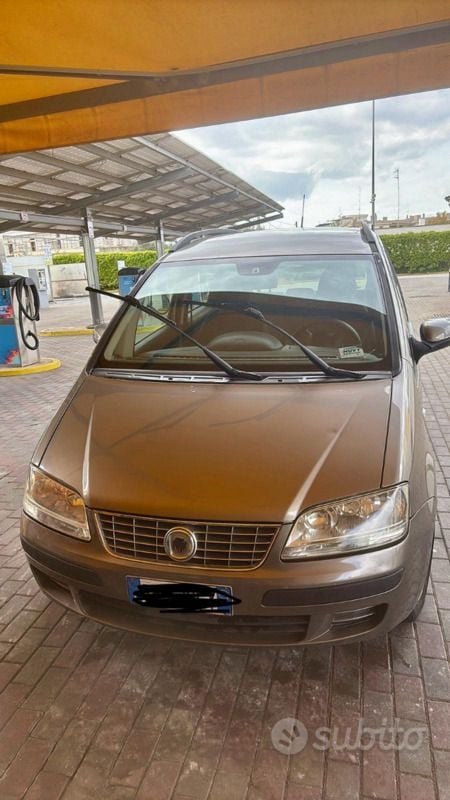 Usata Fiat Idea 90 CV (66 kW) 2010 Marrone Monovolume