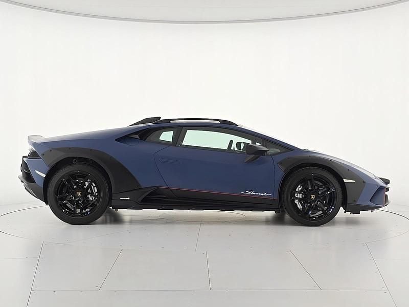 Usata Lamborghini Huracán 610 CV (448 kW) 2023 Blu/azzurro Coupé