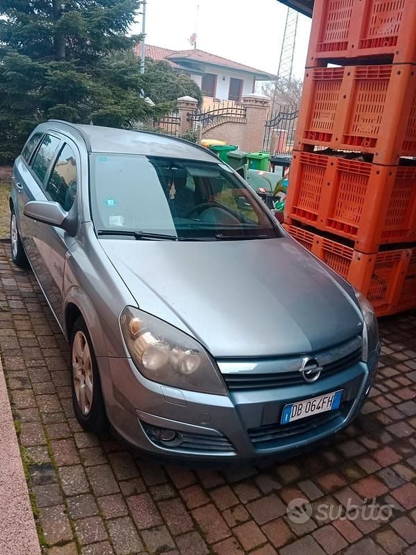 Usata Opel Astra 2008 Grigio Station wagon