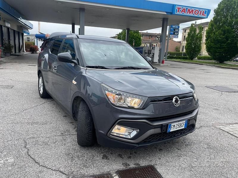 Begagnad SsangYong XLV 115 HK (84 kW) 2017 Grå SUV
