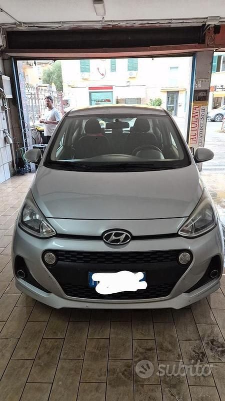 Usata Hyundai i10 69 CV (50 kW) 2017 Grigio Utilitaria
