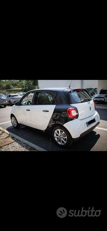 Usata Smart ForFour 75 CV (55 kW) 2018 Utilitaria