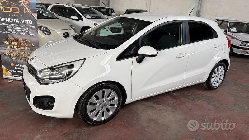Usata Kia Rio EX 90 CV (66 kW) 2012 Bianco Berlina
