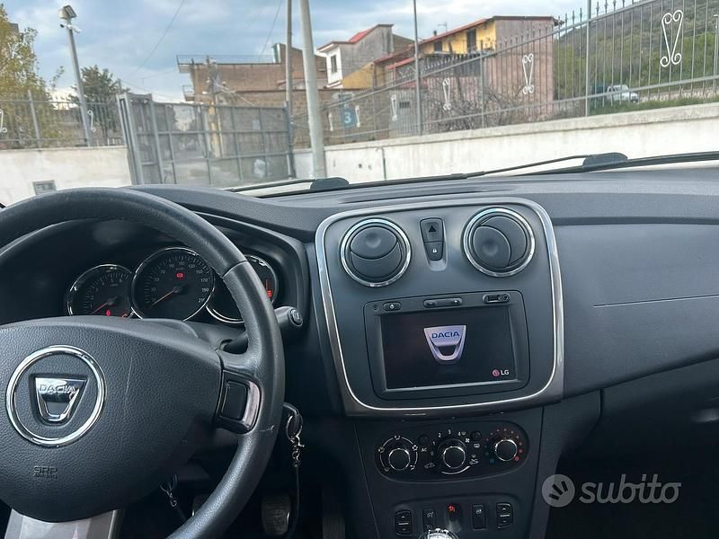 Usata Dacia Sandero 90 CV (66 kW) 2014 Berlina