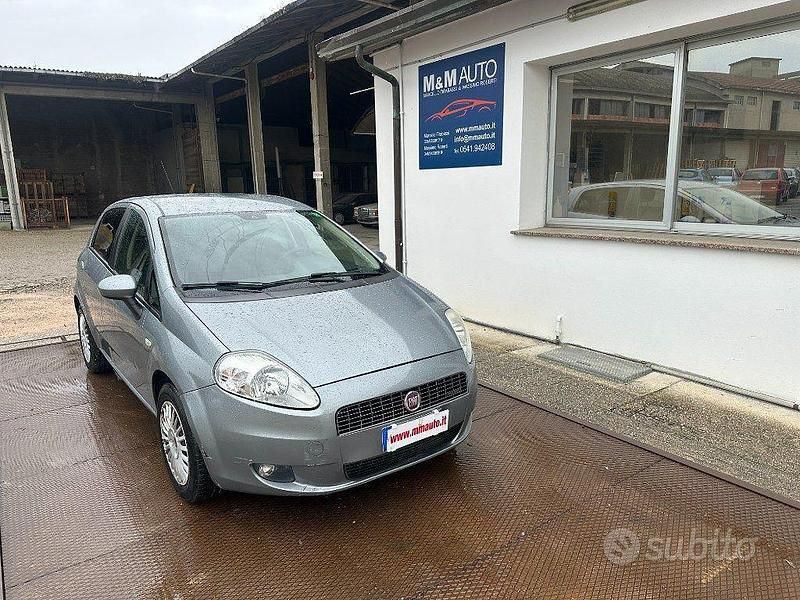 Usata Fiat Grande Punto Dynamic 75 CV (55 kW) 2008 Grigio Utilitaria