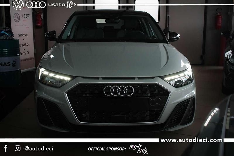 Nuova Audi A1 Sportback S-Line 116 CV (85 kW) 2026 Argento cavo / nero Utilitaria