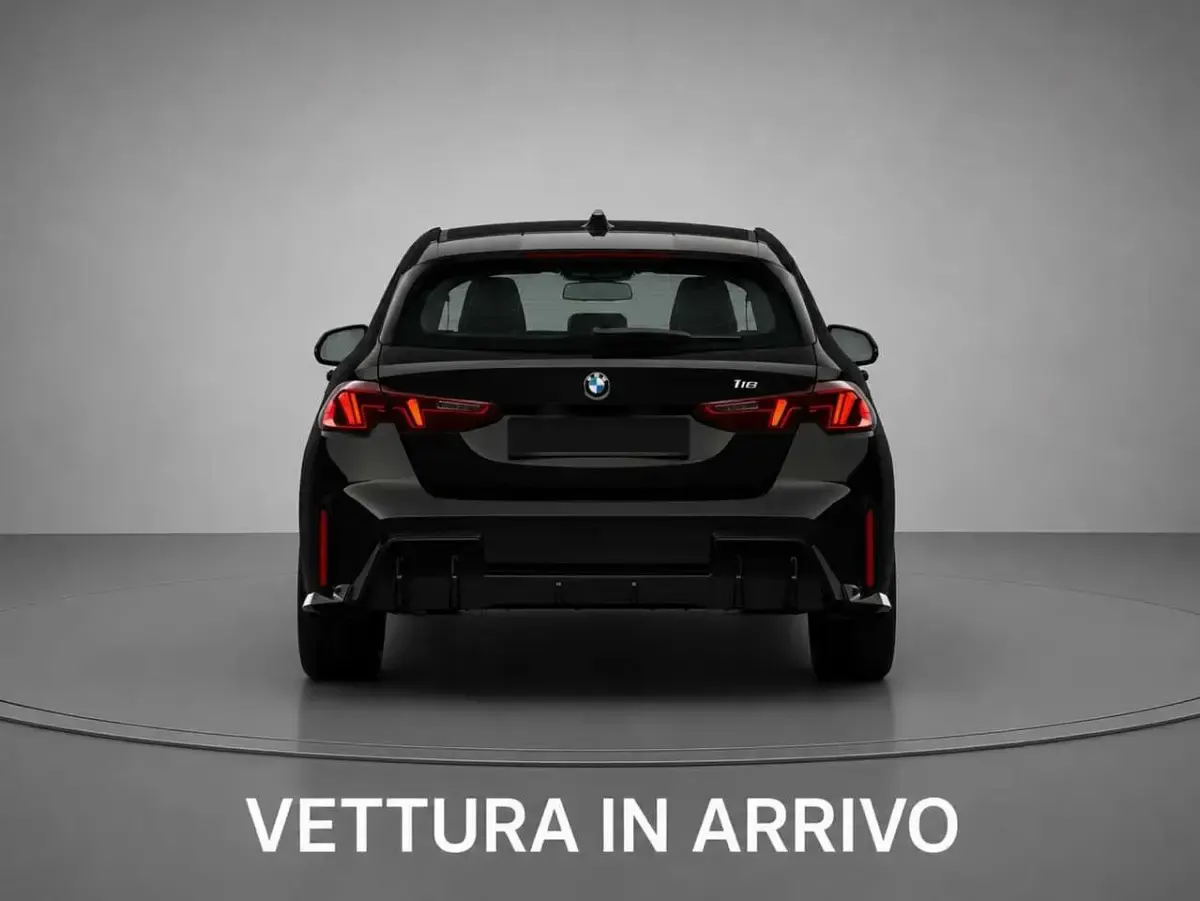 Usata BMW 120 M Sport 170 CV (125 kW) 2025 Nero Utilitaria