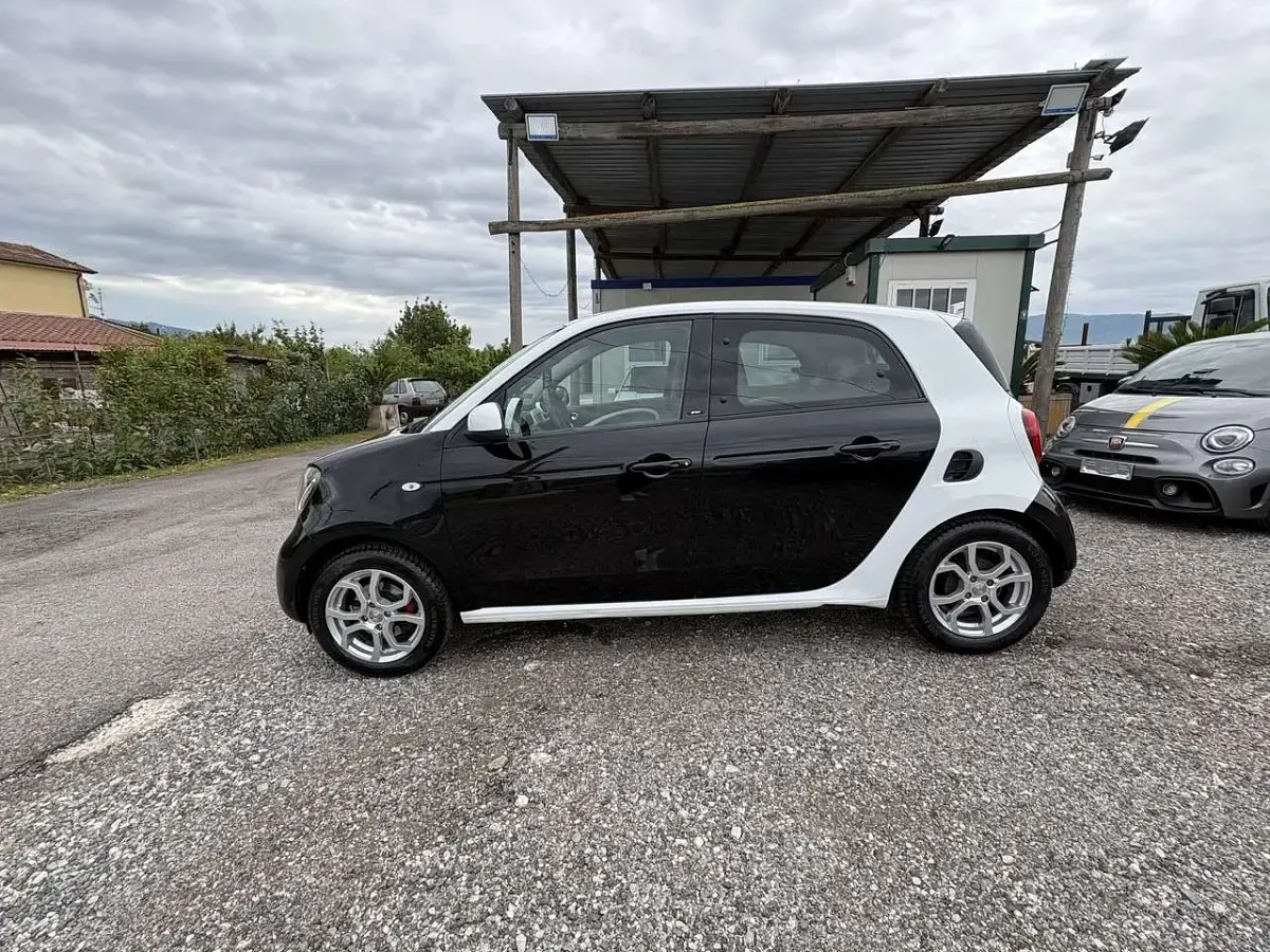 Usata Smart ForFour Passion 61 CV (44 kW) 2015 Nero Utilitaria