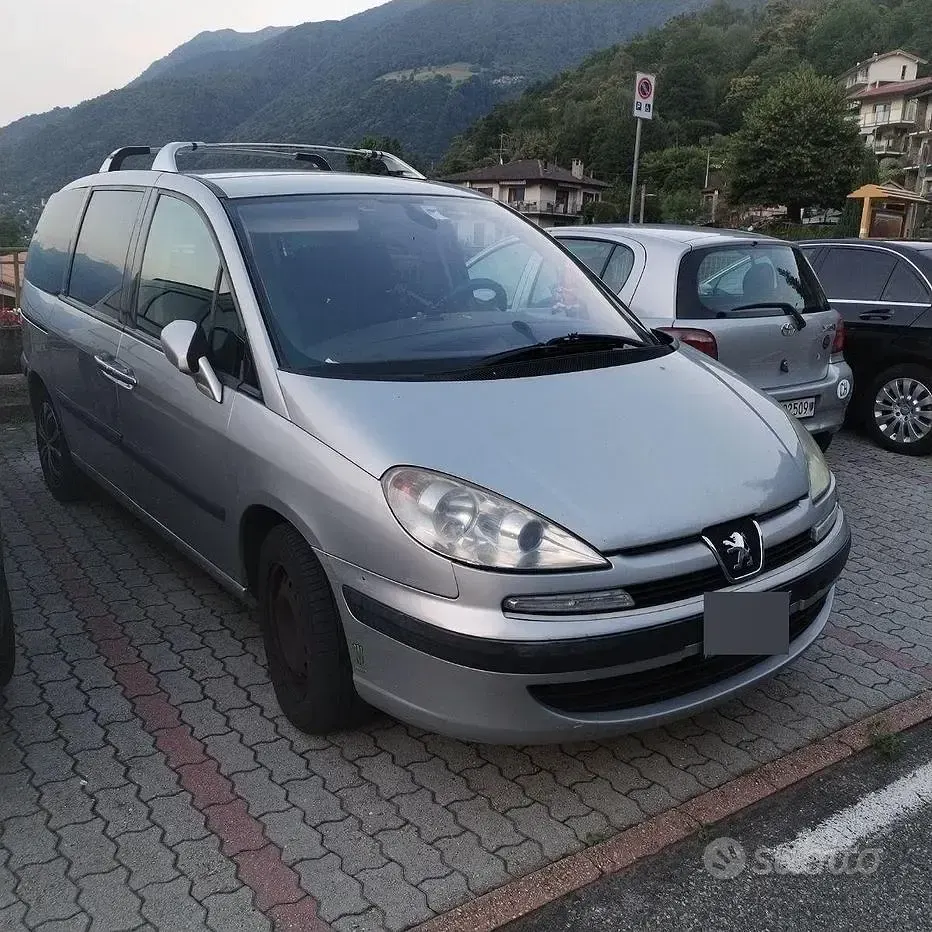 Usata Peugeot 807 128 CV (94 kW) 2004 Grigio Monovolume