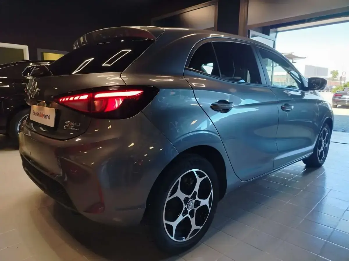 Usata MG MG3 Luxury 194 CV (142 kW) 2025 Grigio Utilitaria