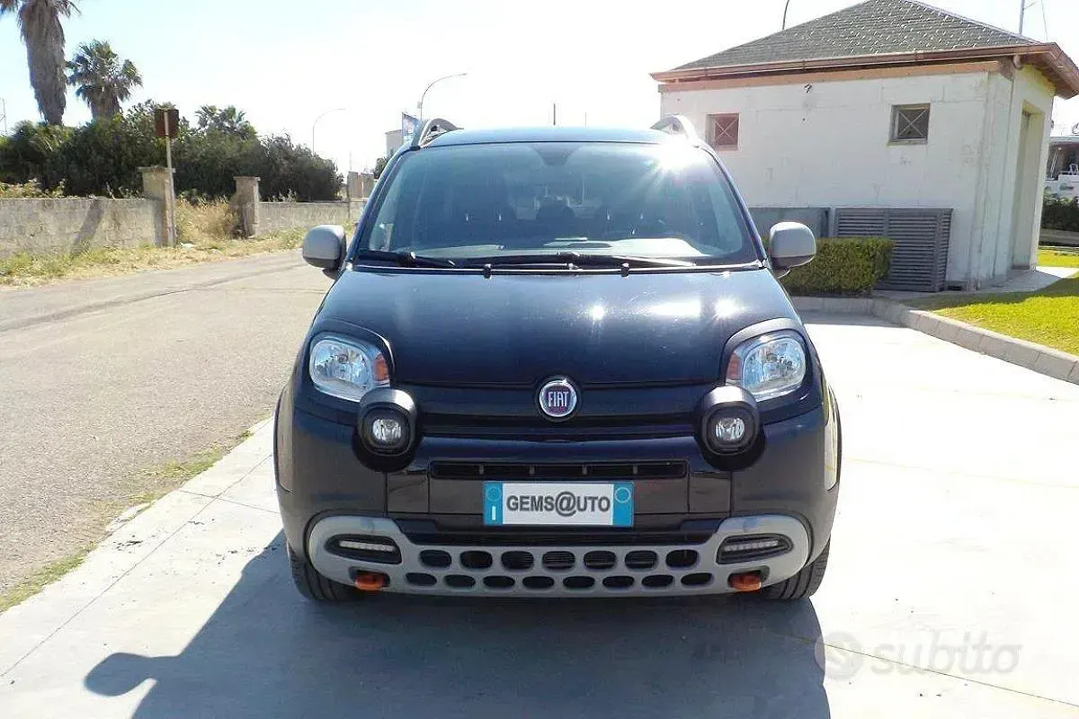 Usata Fiat Panda Cross Cross 70 CV (51 kW) 2024 Nero Utilitaria