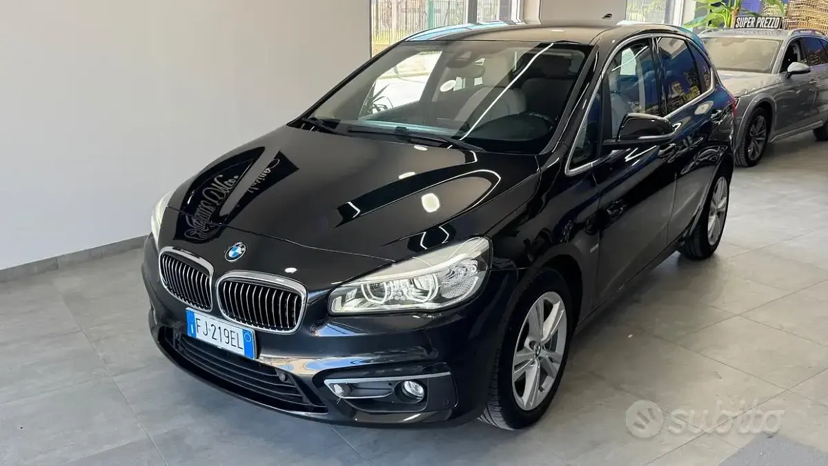 Usata BMW 218 Luxury Line 150 CV (110 kW) 2017 Nero Station wagon