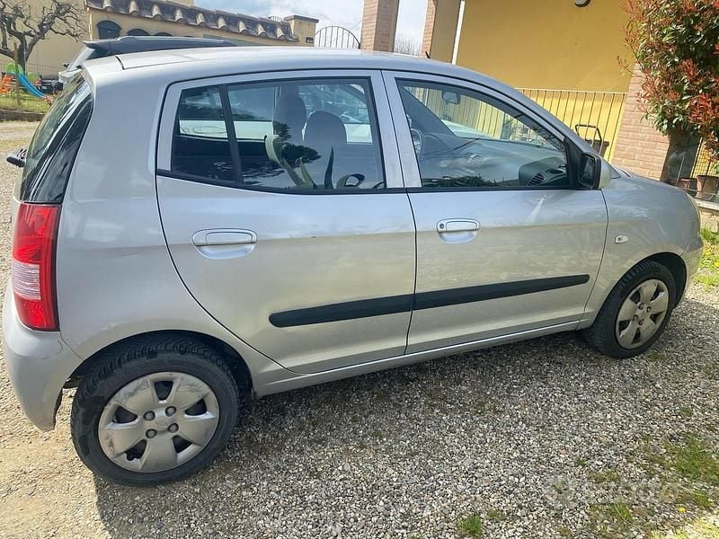 Usata Kia Picanto 60 CV (44 kW) 2007 Grigio Utilitaria