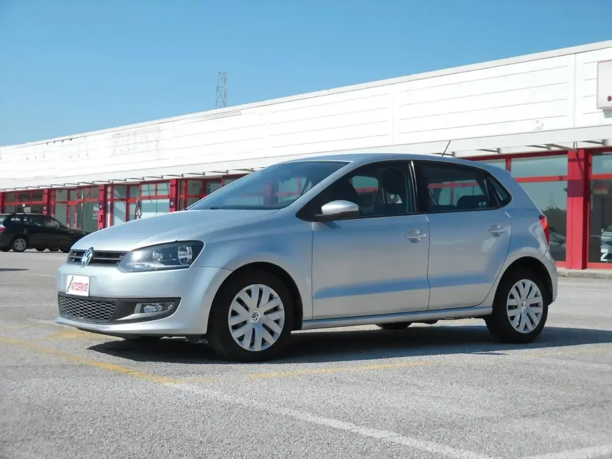 Usata VW Polo Comfortline 75 CV (55 kW) 2011 Argento Utilitaria