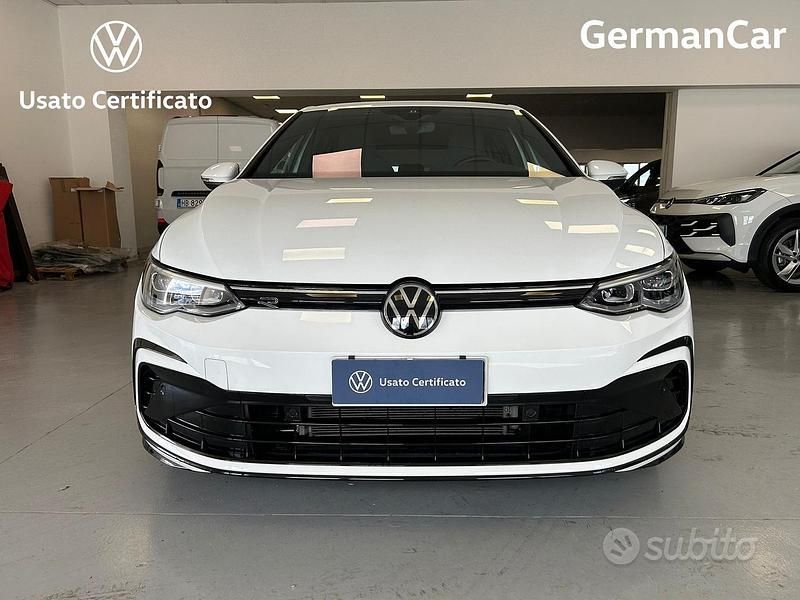 Usata VW Golf VIII R-line 150 CV (110 kW) 2023 Bianco Berlina