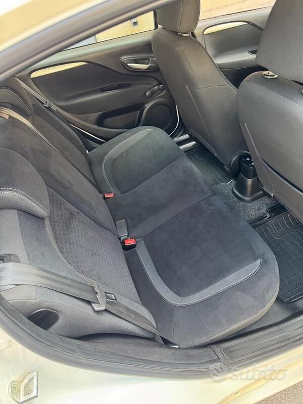 Usata Fiat Punto 95 CV (69 kW) 2017 Bianco Utilitaria