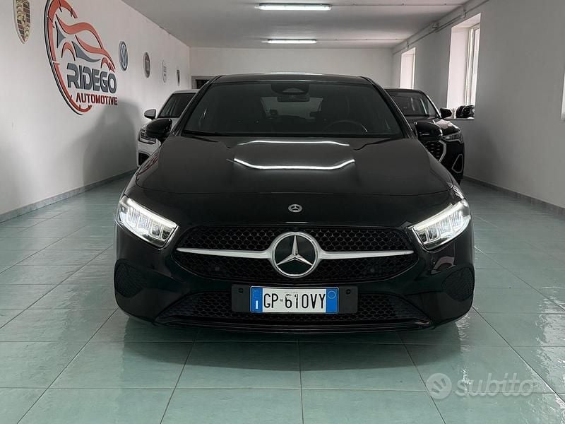 Usata Mercedes A180 AMG Line Premium 116 CV (85 kW) 2023 Nero Berlina