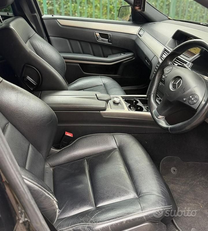 Usata Mercedes E250 204 CV (150 kW) 2011 Nero Station wagon