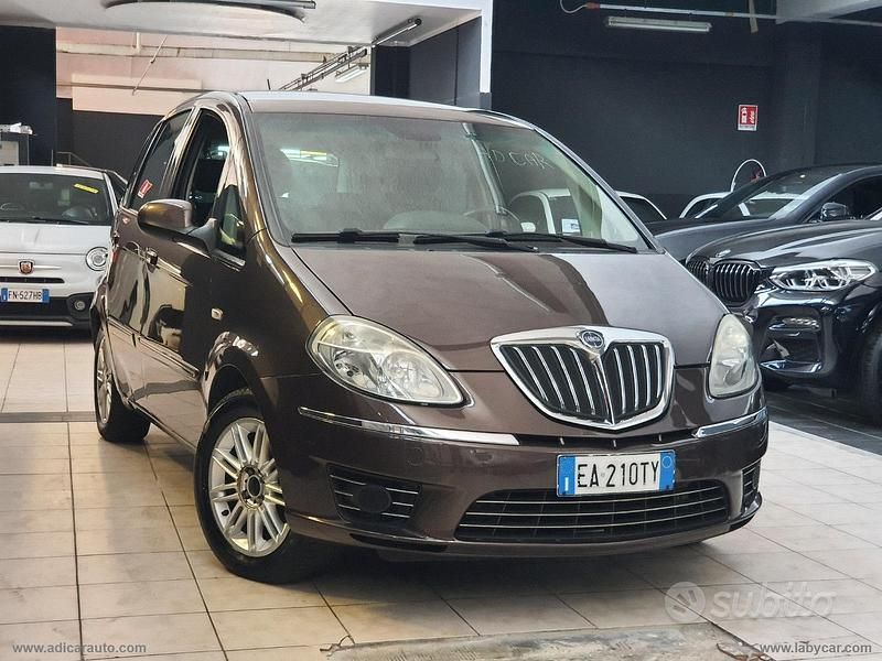 Usata Lancia Musa 77 CV (56 kW) 2010 Marrone Monovolume