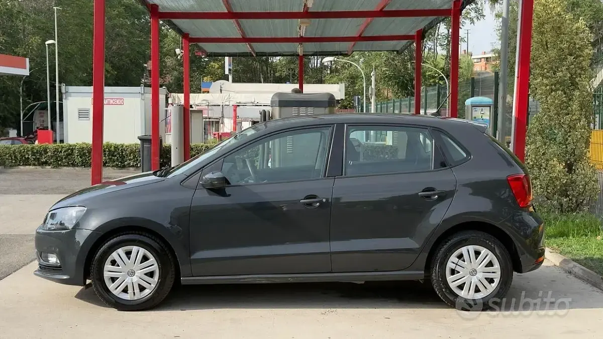 Usata VW Polo Trendline 60 CV (44 kW) 2015 Grigio Utilitaria