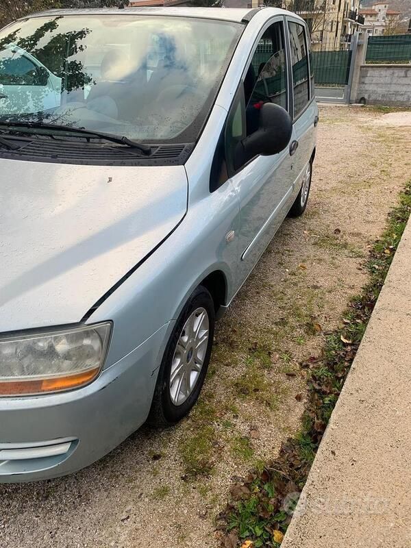 Usata 2005 Fiat Multipla Monovolume | 1400 € (Buon prezzo) - Immagine 1/4