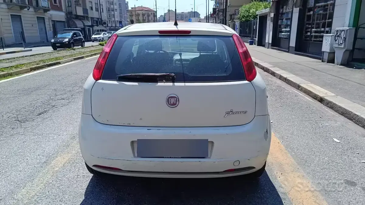 Usata Fiat Grande Punto 69 CV (50 kW) 2012 Bianco Utilitaria
