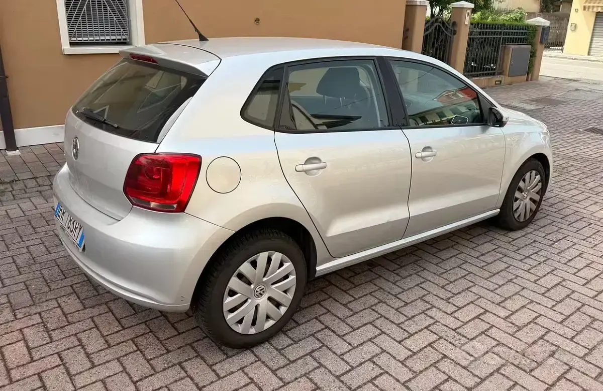 Usata VW Polo 69 CV (50 kW) 2013 Grigio Utilitaria