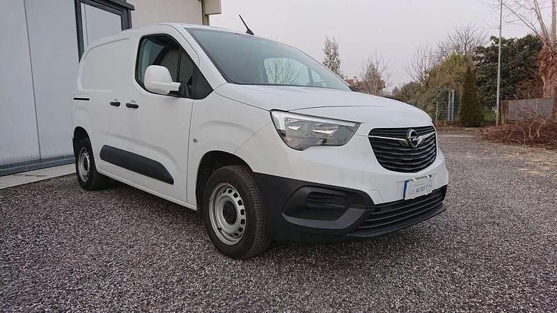 Usata Opel Combo Edition 102 CV (75 kW) 2021 White jade Monovolume