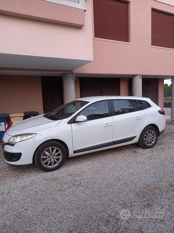 Usata Renault Mégane GrandTour 110 CV (80 kW) 2013 Bianco Station wagon