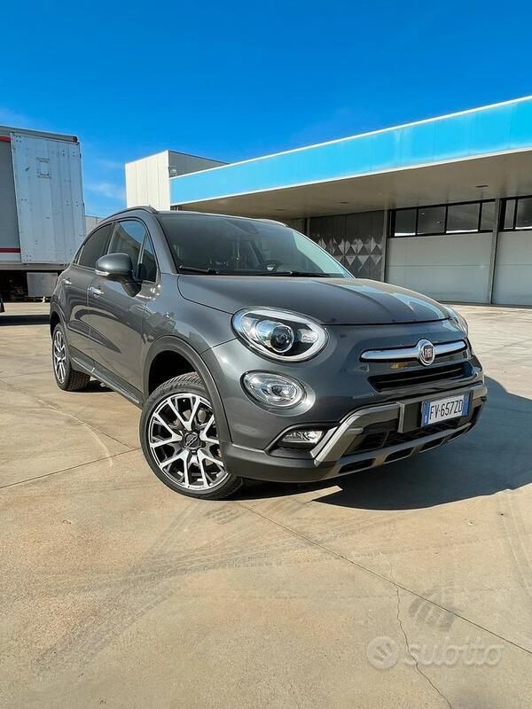Grigio Usata 2016 Fiat 500X Cross Plus SUV | 11.000 € (Buon prezzo) - Immagine 1/4