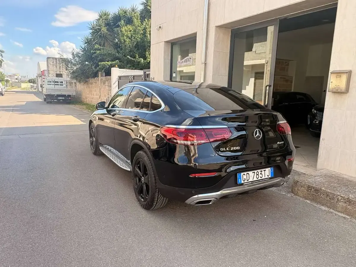 Usata Mercedes GLC200 197 CV (144 kW) 2020 Nero SUV