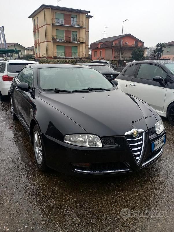 Usata Alfa Romeo GT Distinctive 150 CV (110 kW) 2007 Nero Coupé