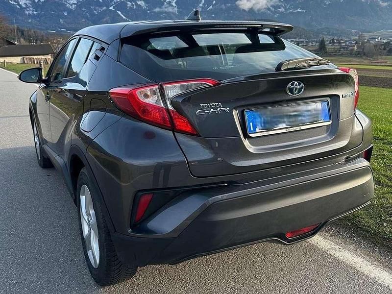 Usata Toyota C-HR 98 CV (72 kW) 2019 Grigio SUV
