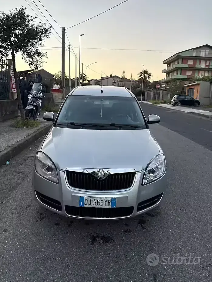 Occasion Skoda Roomster 80 ch (58 kW) 2007 Gris Monospace