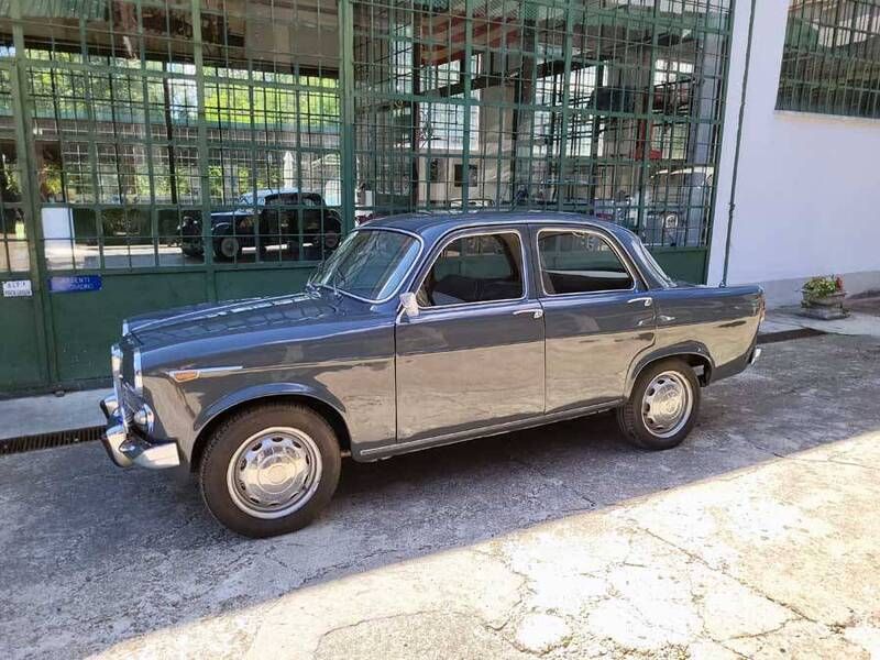Grigio Usata 1961 Alfa Romeo Giulietta Ti Due volumi | 14.500 € - Immagine 1/4