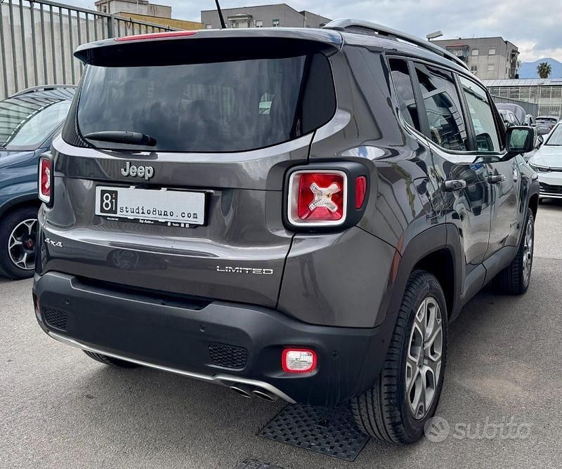 Usata Jeep Renegade Limited 140 CV (102 kW) 2016 Grigio scuro SUV