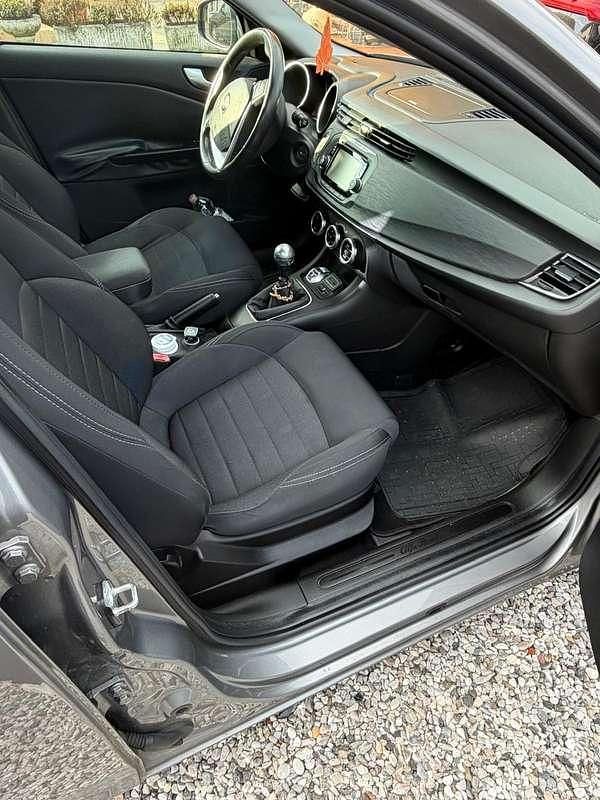 Usata Alfa Romeo Giulietta Business 120 CV (88 kW) 2016 Grigio Berlina