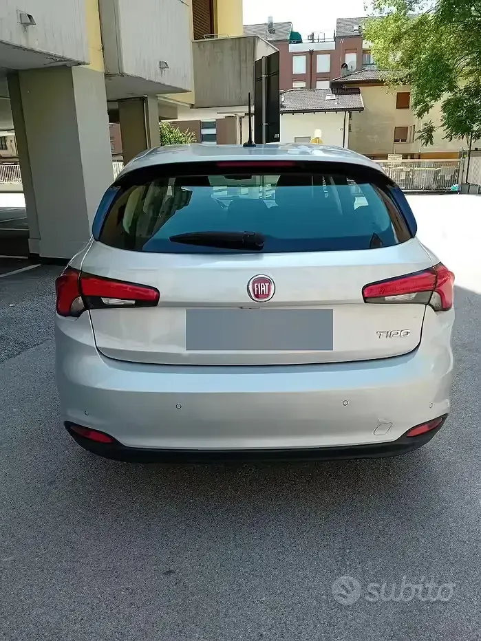 Usata Fiat Tipo 84 CV (61 kW) 2018 Grigio Berlina