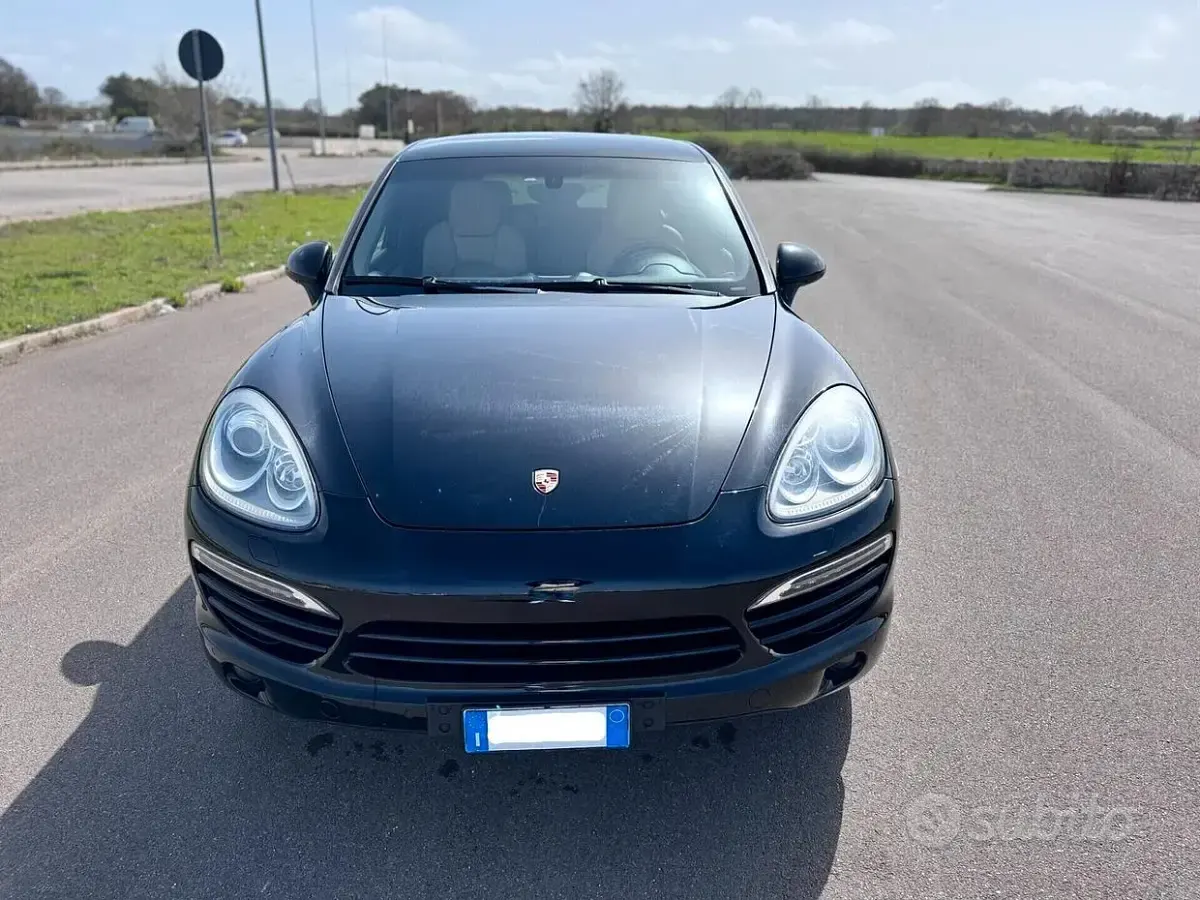 Usata Porsche Cayenne Platinum Edition 245 CV (180 kW) 2014 Nero SUV